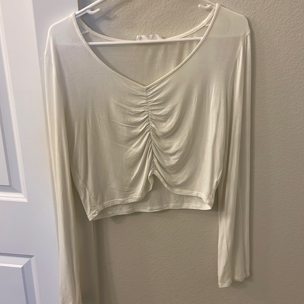 White crop top, long sleeve, size L